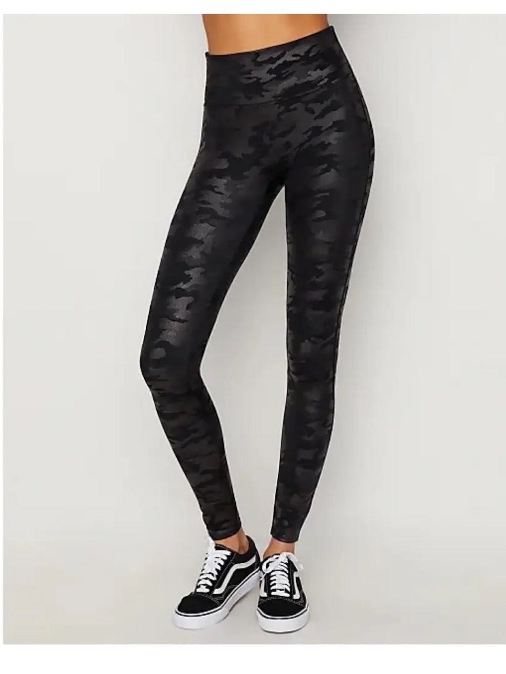 Spanx Faux Leather Matte Black Camo High Rise Leggings Shaping, size L